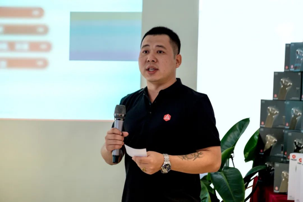 心相融·创未来丨龙海达物流2022年中总结会议