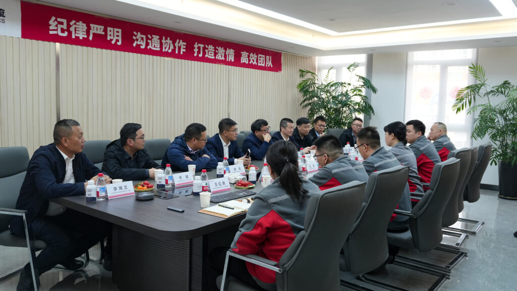 吉利商用车集团莅临龙海达物流进行交流